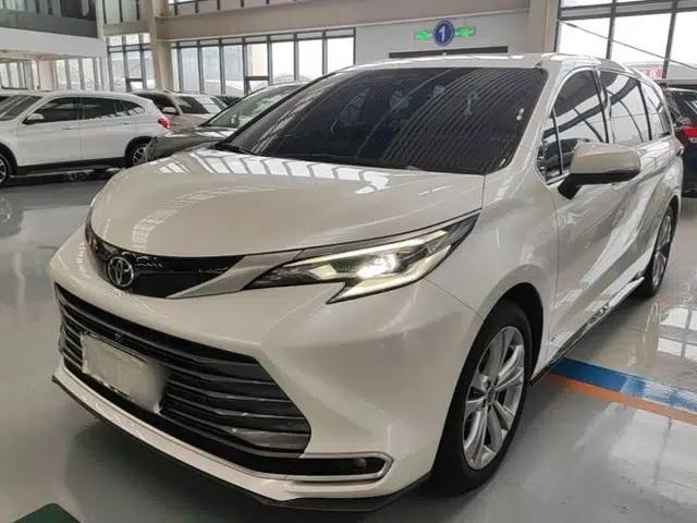 Toyota SIENNA 2024 2.5L Hybrid Luxury Edition