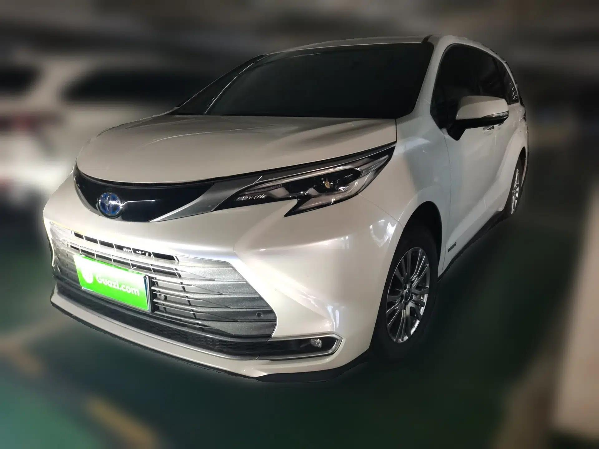 Toyota SIENNA 2021 2.5L Hybrid Premium Edition — миниатюра 1