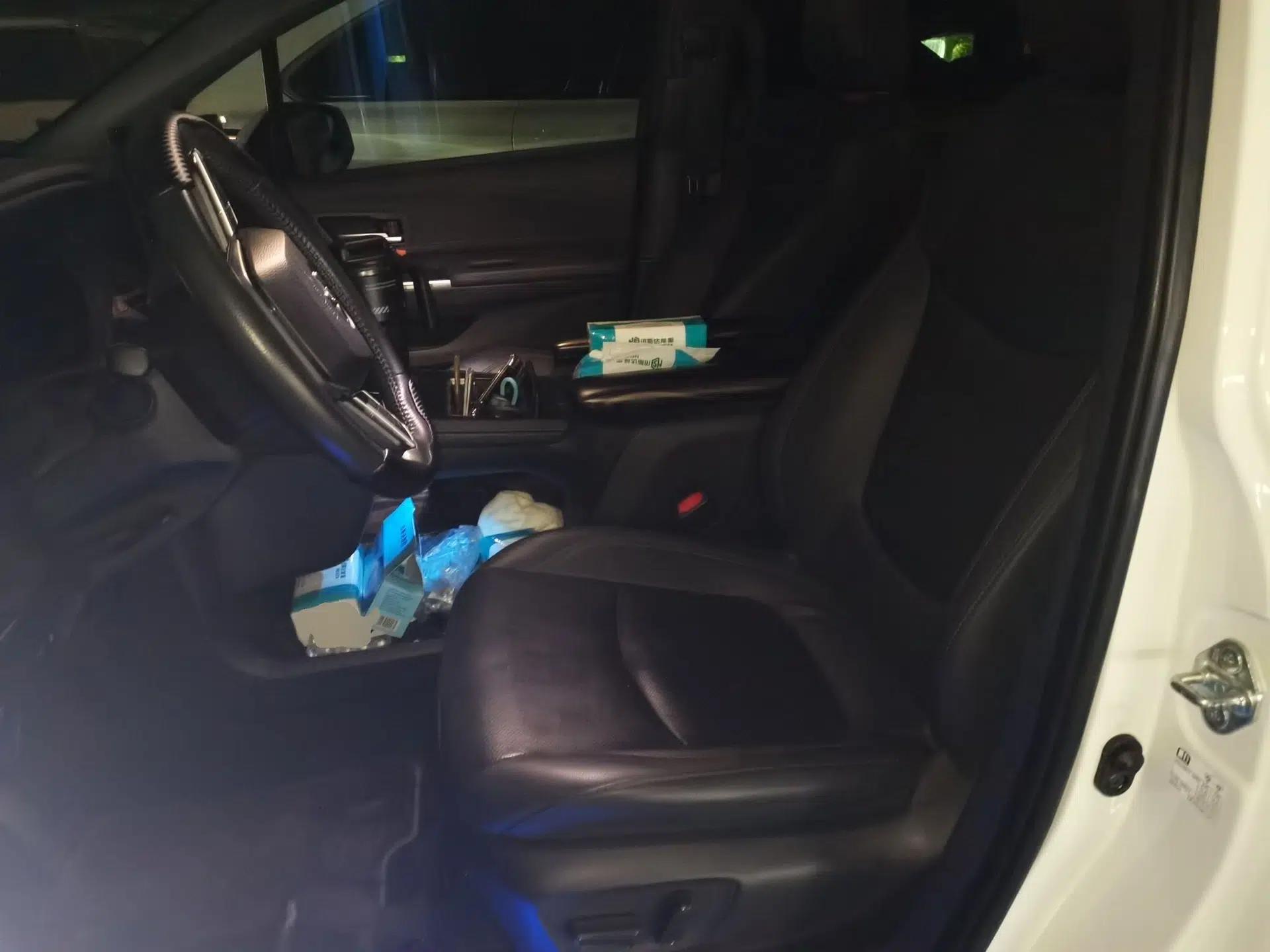 Toyota SIENNA 2021 2.5L Hybrid Premium Edition — миниатюра 15