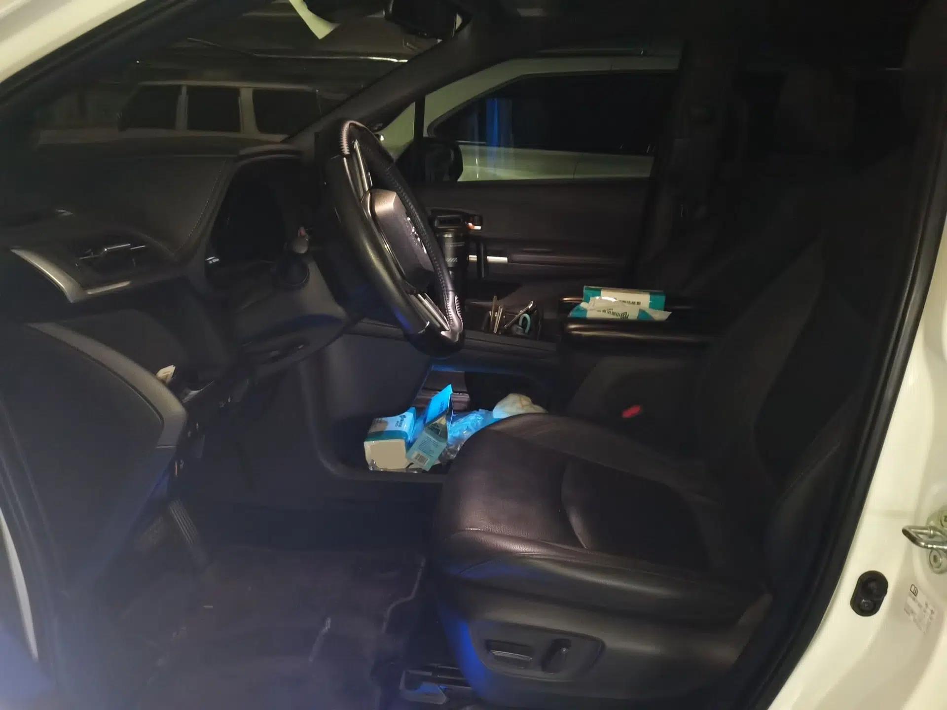 Toyota SIENNA 2021 2.5L Hybrid Premium Edition — миниатюра 16