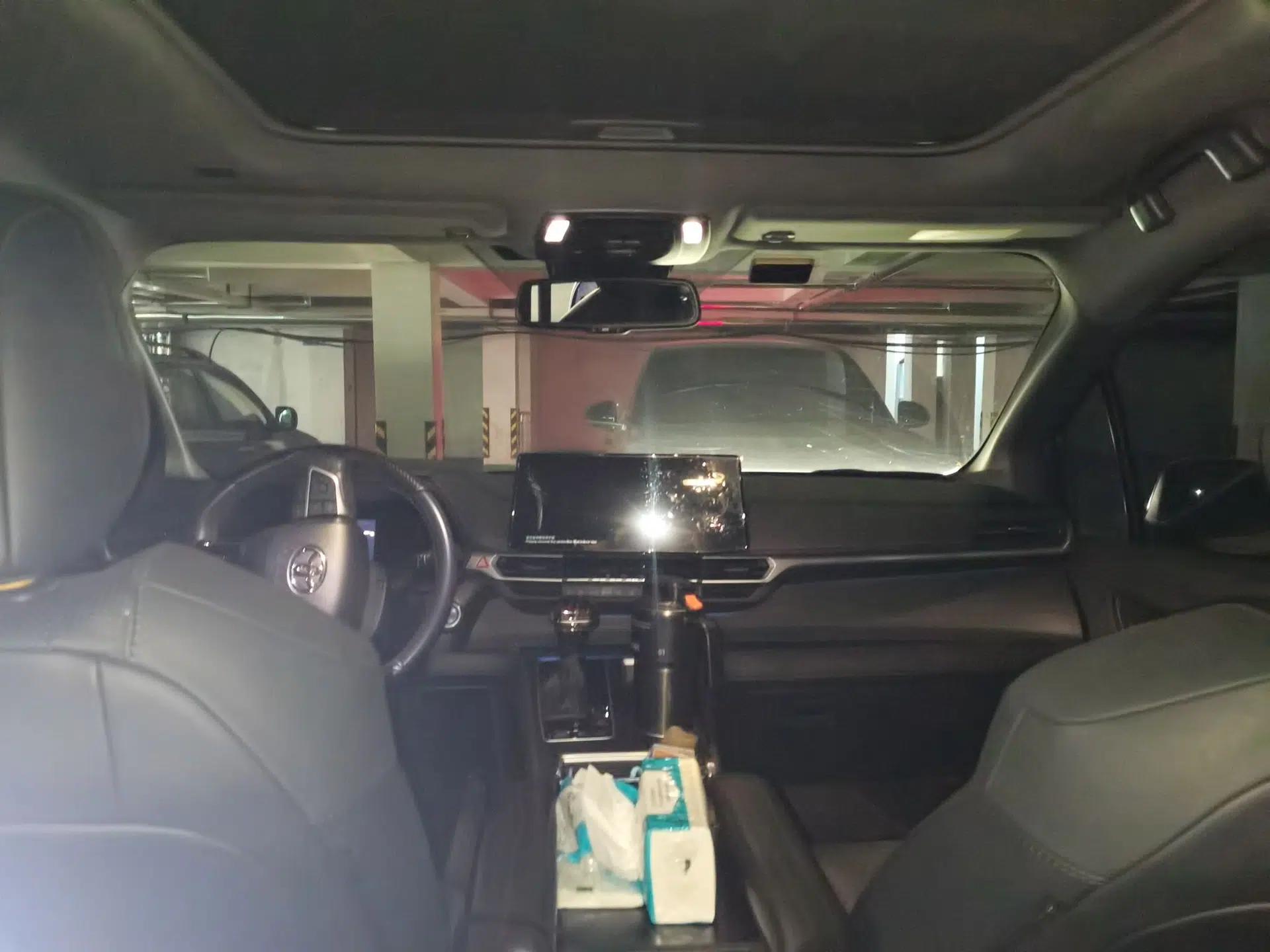 Toyota SIENNA 2021 2.5L Hybrid Premium Edition — миниатюра 18