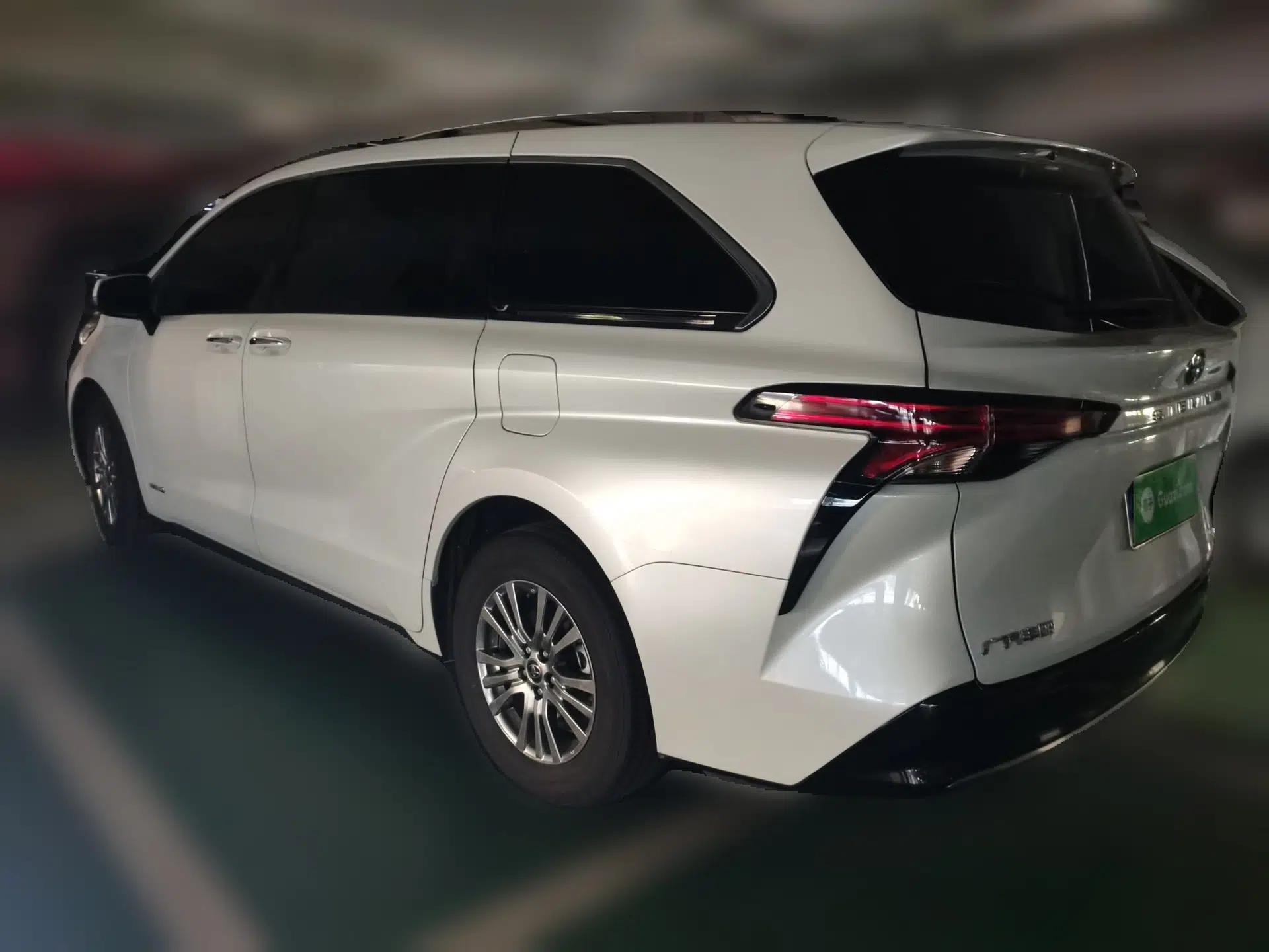 Toyota SIENNA 2021 2.5L Hybrid Premium Edition — миниатюра 4