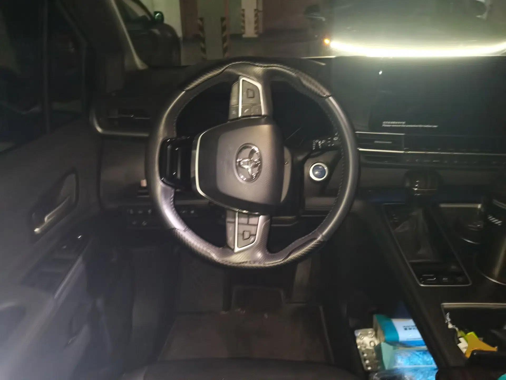 Toyota SIENNA 2021 2.5L Hybrid Premium Edition — миниатюра 10