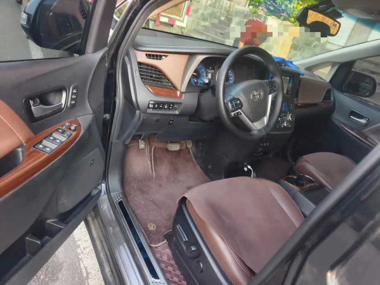 Toyota SIENNA Toyota Sienna (parallel import), 3.5L, four-wheel drive, seven seats, automatic transmission, dual sunroofs, gasoline-powered. — миниатюра 16