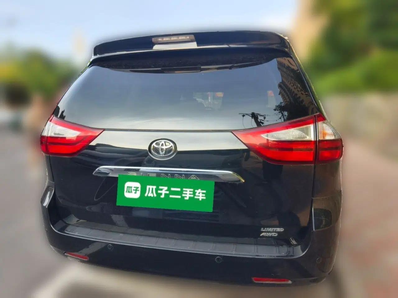 Toyota SIENNA Toyota Sienna (parallel import), 3.5L, four-wheel drive, seven seats, automatic transmission, dual sunroofs, gasoline-powered. — миниатюра 5