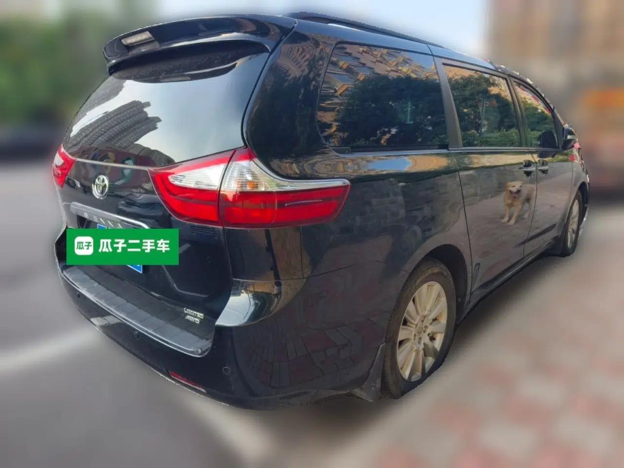 Toyota SIENNA Toyota Sienna (parallel import), 3.5L, four-wheel drive, seven seats, automatic transmission, dual sunroofs, gasoline-powered. — миниатюра 6