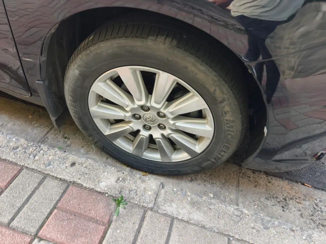 Toyota SIENNA Toyota Sienna (parallel import), 3.5L, four-wheel drive, seven seats, automatic transmission, dual sunroofs, gasoline-powered. — миниатюра 8