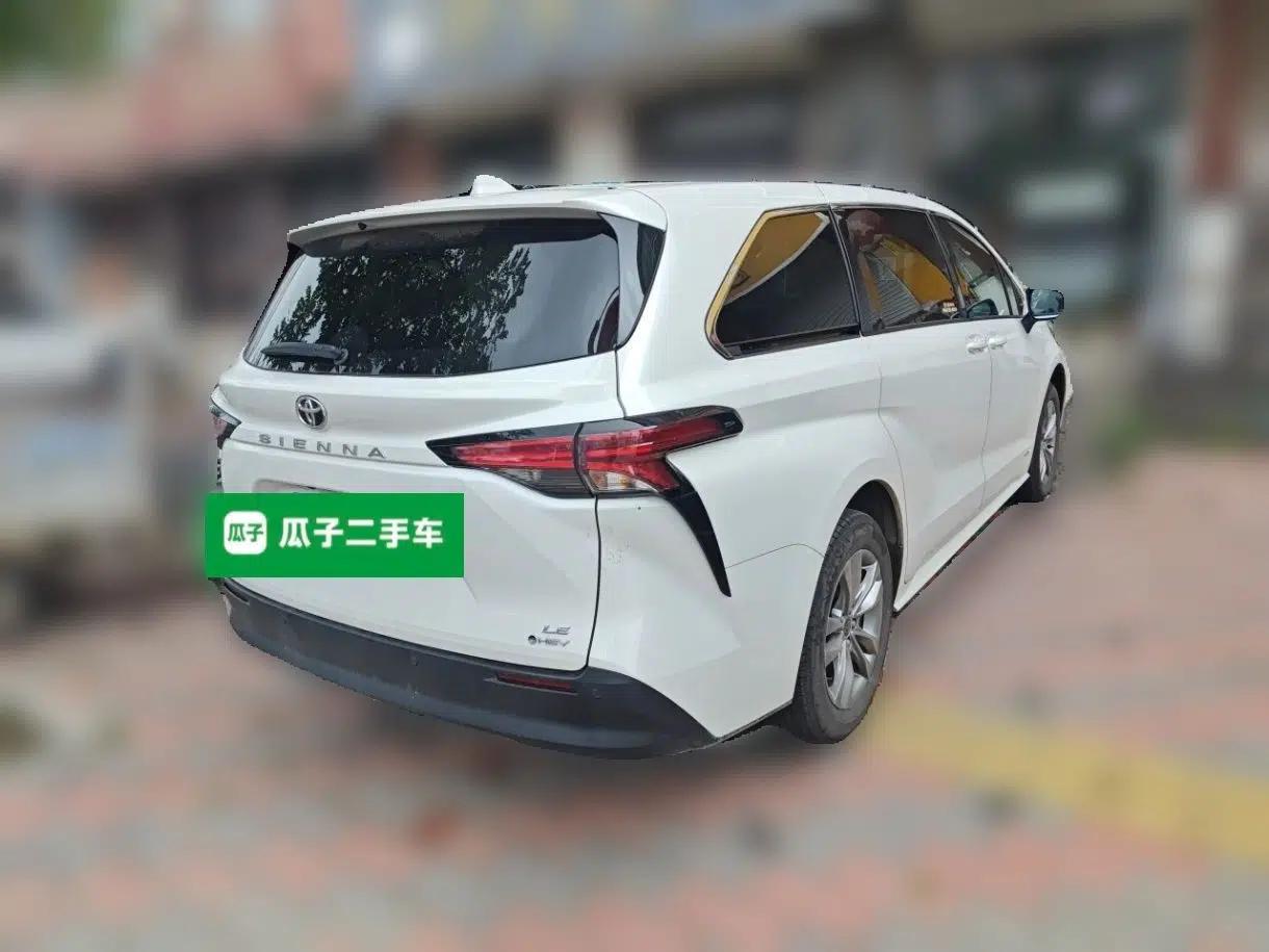 Toyota SIENNA 2024 2.5L Hybrid Comfort Edition — миниатюра 6