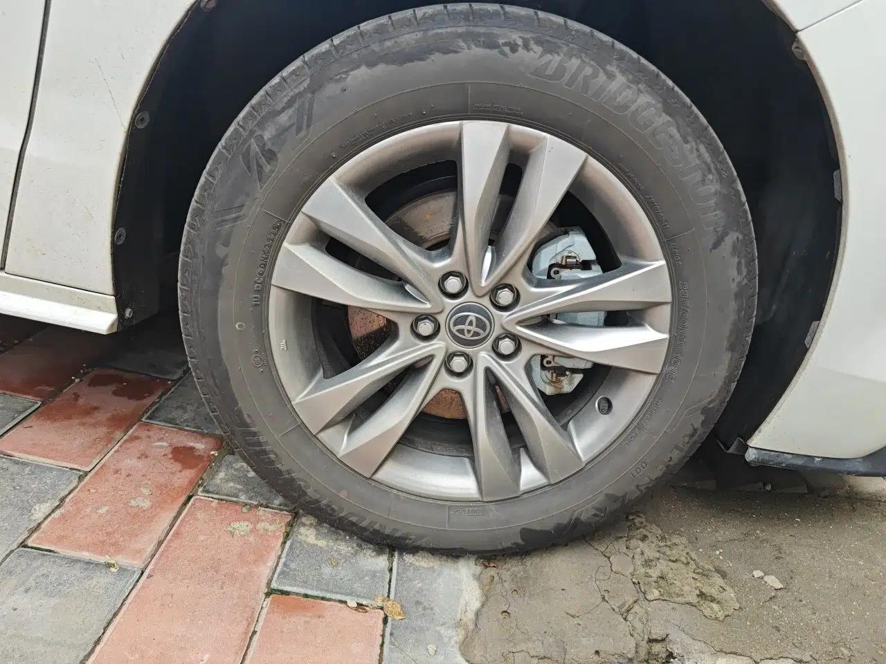 Toyota SIENNA 2024 2.5L Hybrid Comfort Edition — миниатюра 8