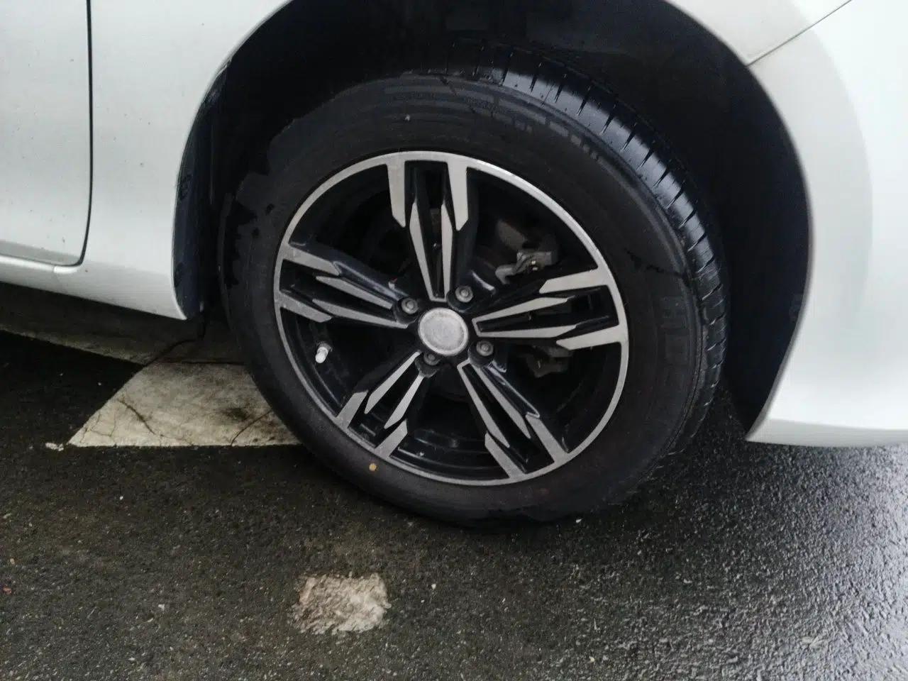 Toyota YARiS L Zhi Xuan 2017 1.5E CVT Enhanced Performance Edition — миниатюра 8