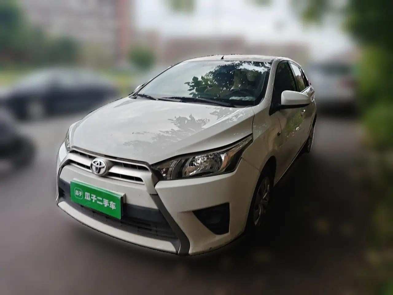 Toyota YARiS L Zhi Xuan 2015 1.5E Automatic Charm Edition — миниатюра 1