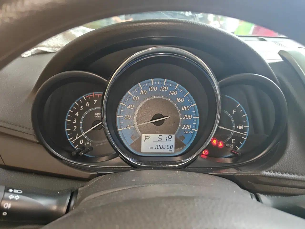 Toyota YARiS L Zhi Xuan 2015 1.5E Automatic Charm Edition — миниатюра 11