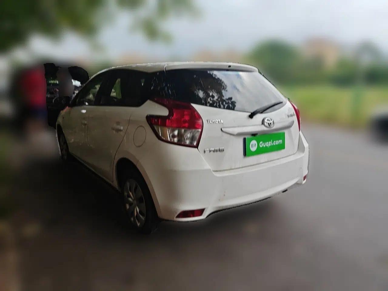 Toyota YARiS L Zhi Xuan 2015 1.5E Automatic Charm Edition — миниатюра 4
