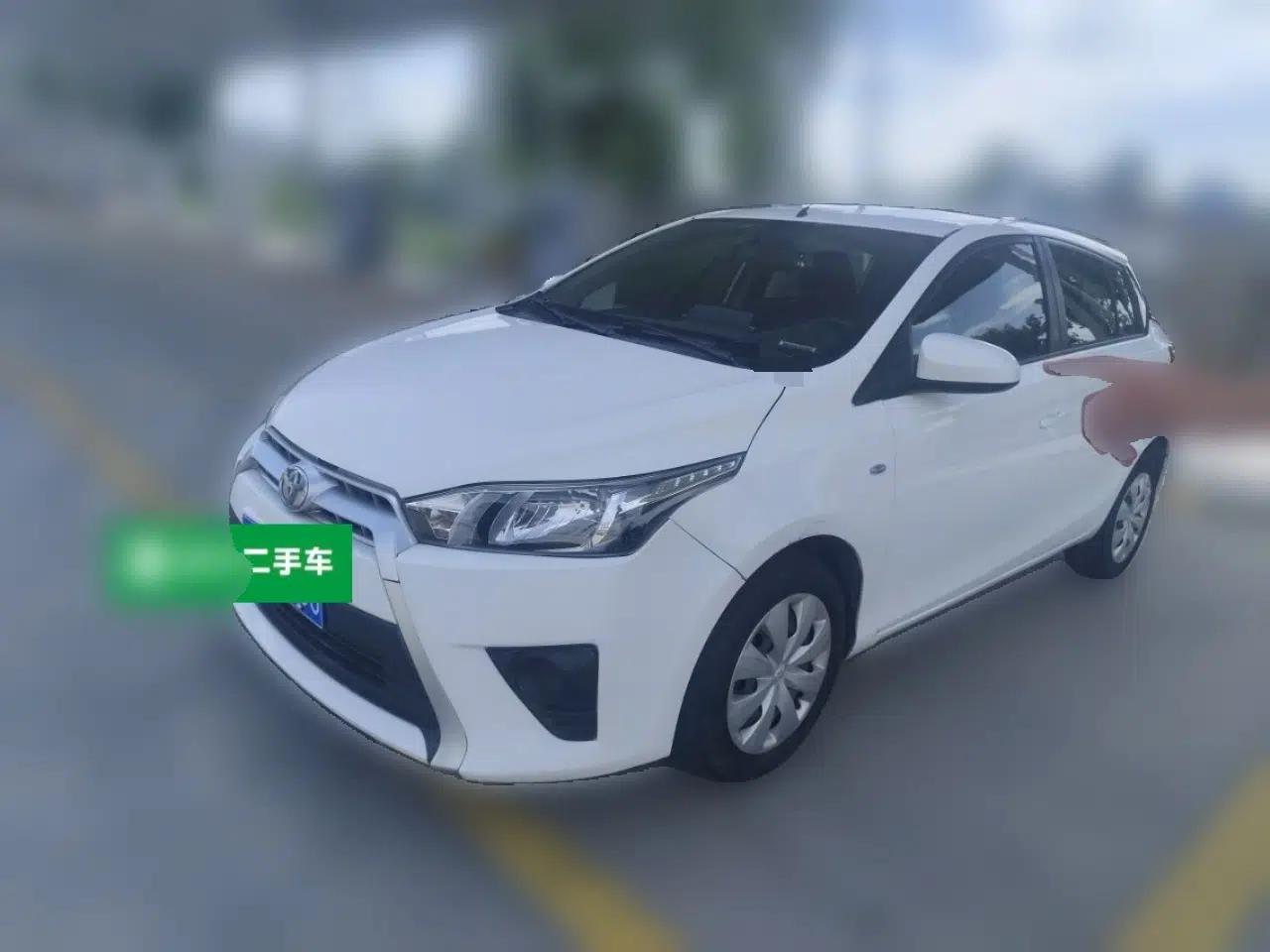 Toyota YARiS L Zhi Xuan 2015 1.5E Automatic Charm Edition — миниатюра 1