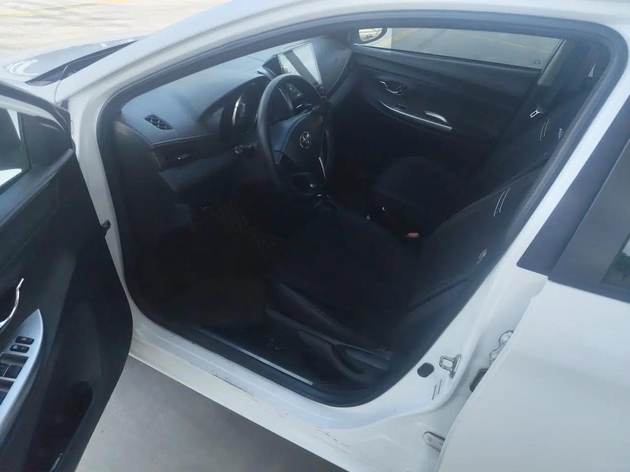 Toyota YARiS L Zhi Xuan 2015 1.5E Automatic Charm Edition — миниатюра 15
