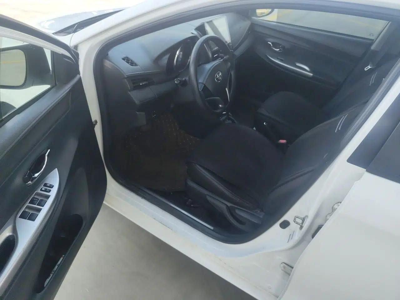 Toyota YARiS L Zhi Xuan 2015 1.5E Automatic Charm Edition — миниатюра 16