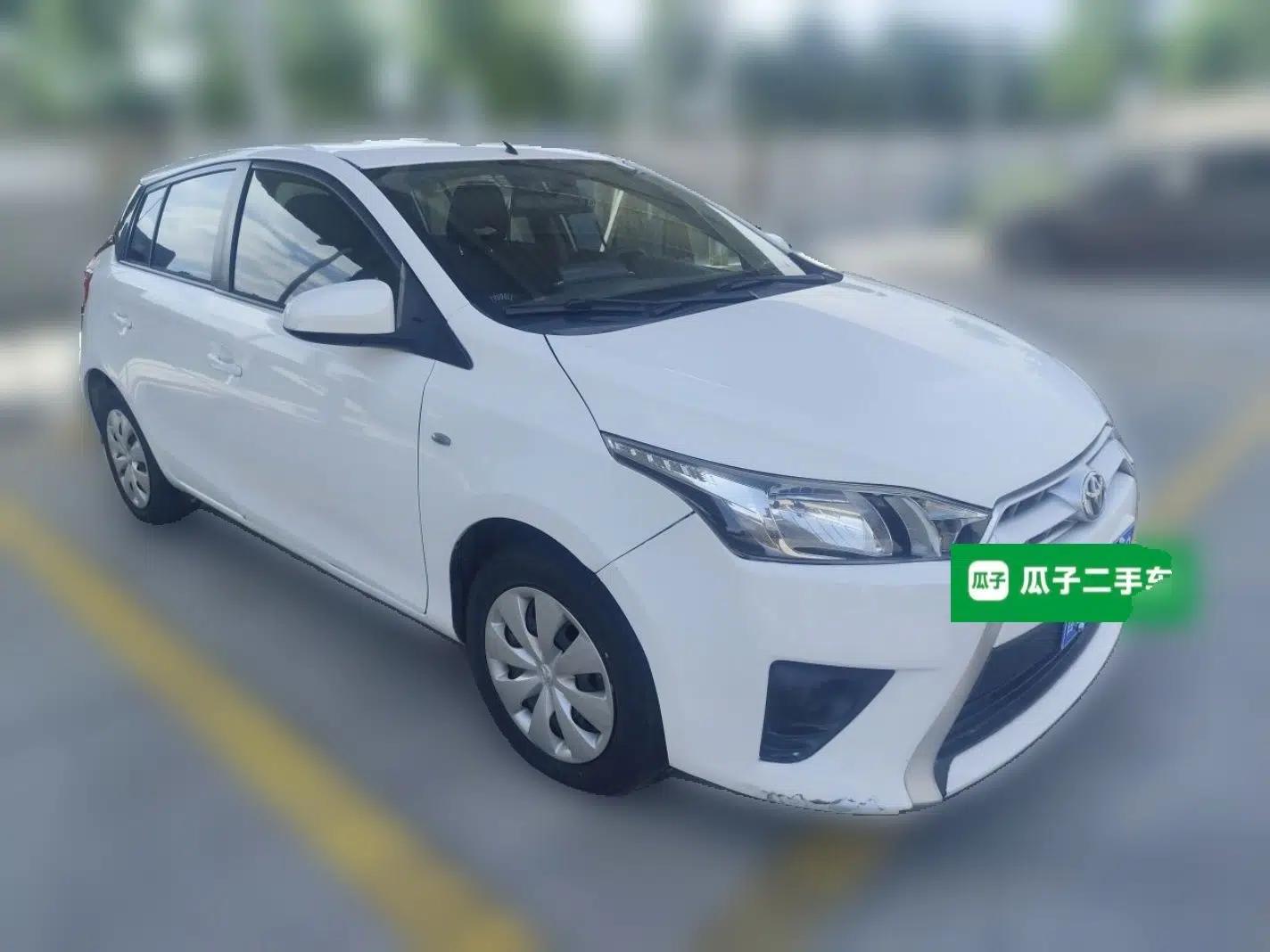 Toyota YARiS L Zhi Xuan 2015 1.5E Automatic Charm Edition — миниатюра 3