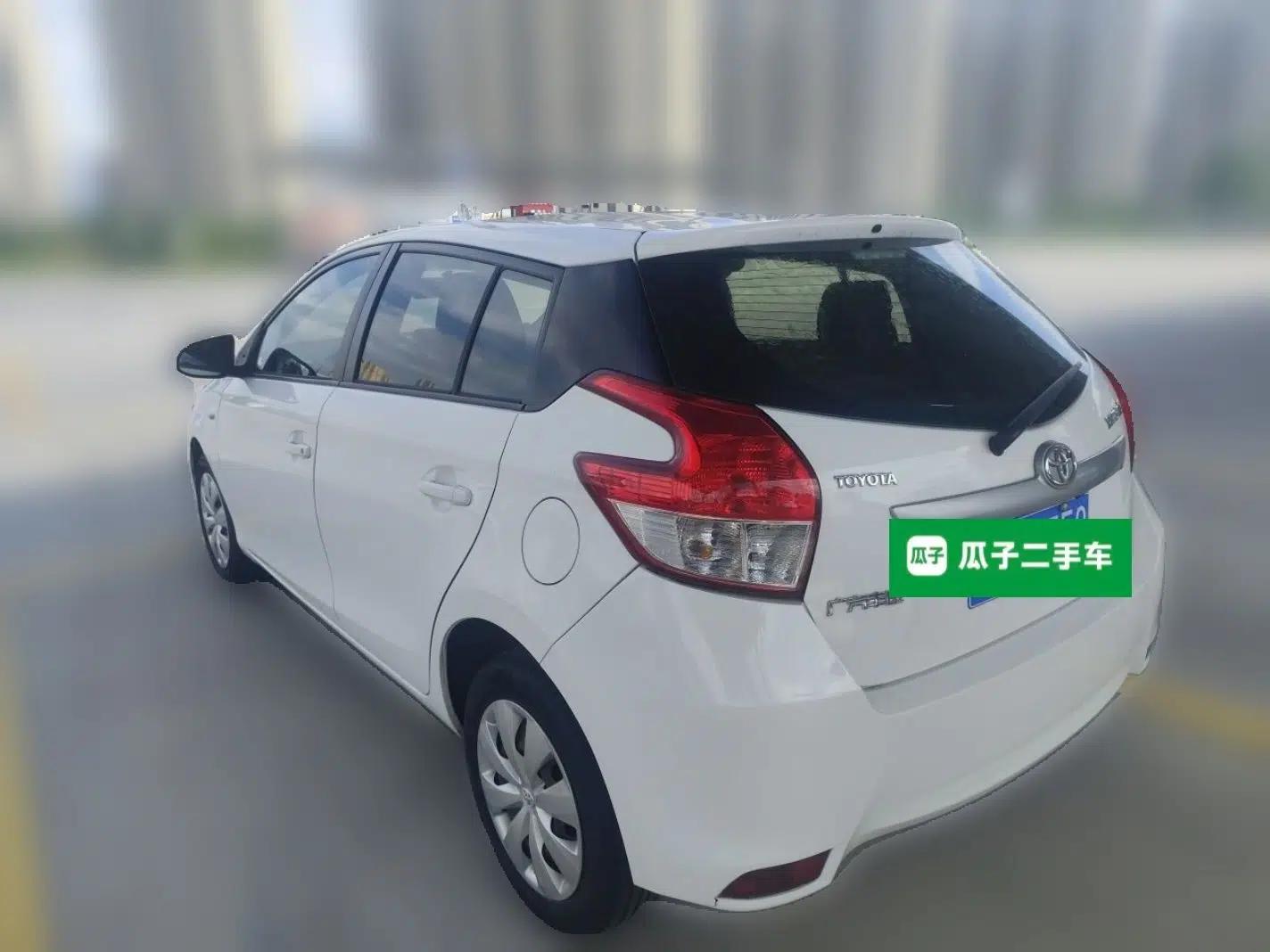 Toyota YARiS L Zhi Xuan 2015 1.5E Automatic Charm Edition — миниатюра 4