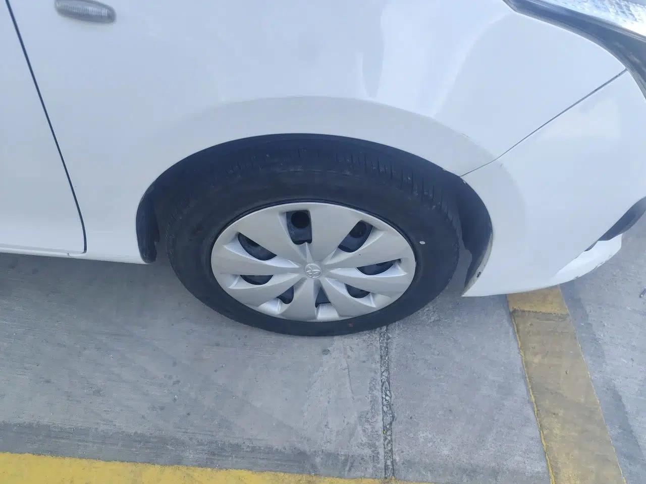 Toyota YARiS L Zhi Xuan 2015 1.5E Automatic Charm Edition — миниатюра 8