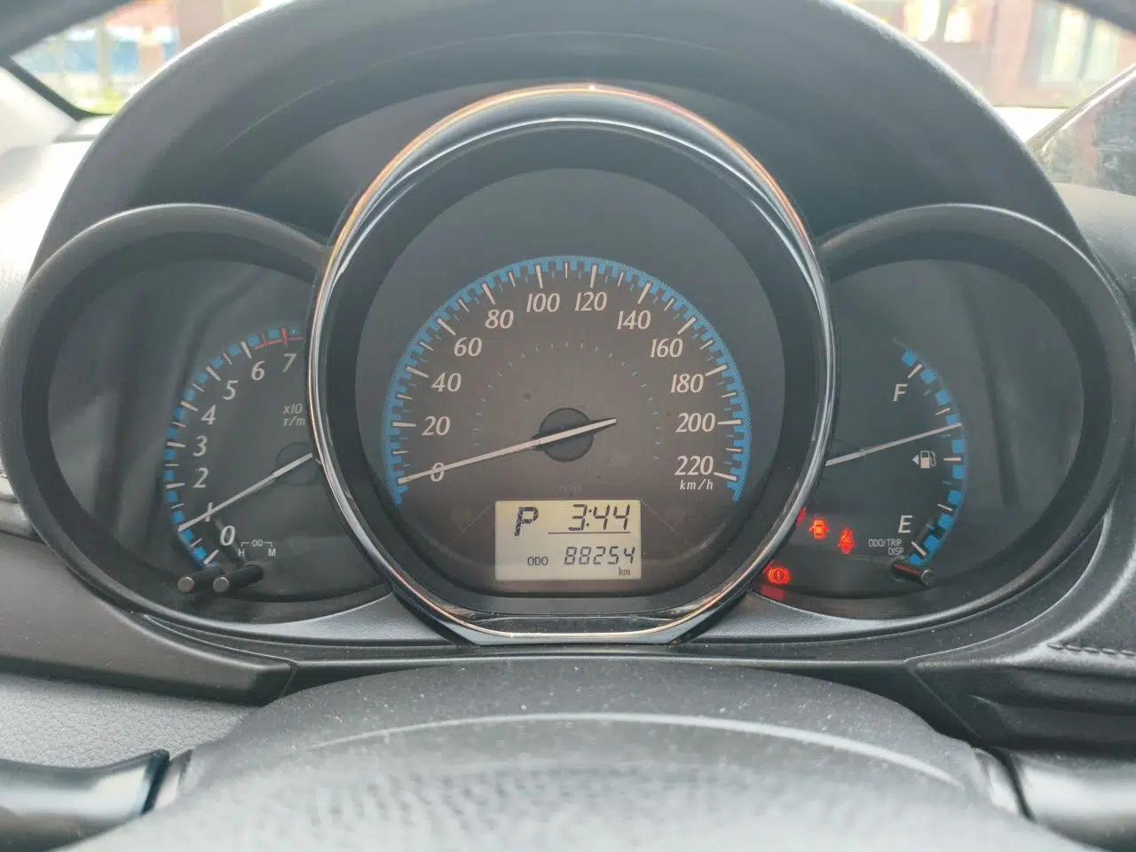 Toyota YARiS L Zhi Xuan 2016 Revised 1.5E CVT Charming Edition — миниатюра 11