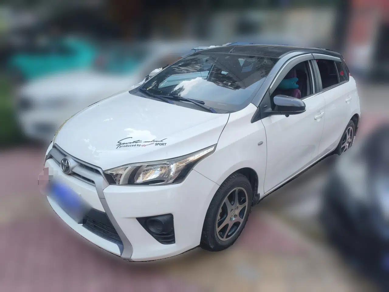 Toyota YARiS L Zhi Xuan 2015 1.5E Automatic Charm Edition — миниатюра 1