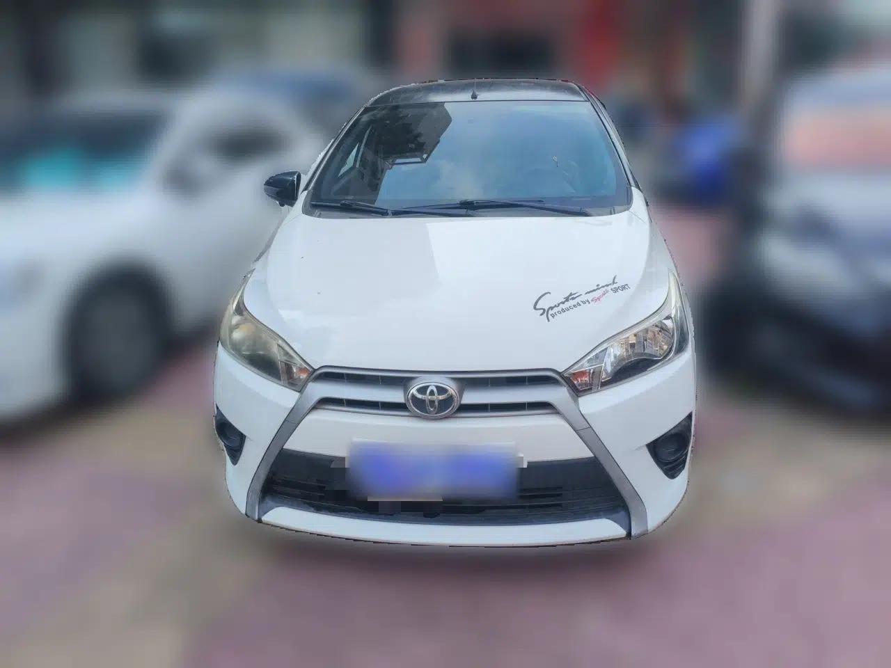 Toyota YARiS L Zhi Xuan 2015 1.5E Automatic Charm Edition — миниатюра 2
