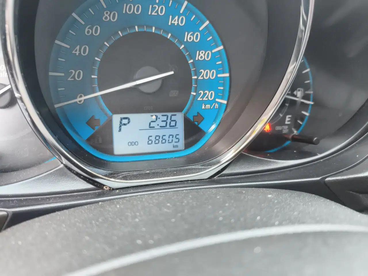 Toyota YARiS L Zhi Xuan 2015 1.5E Automatic Charm Edition — миниатюра 12