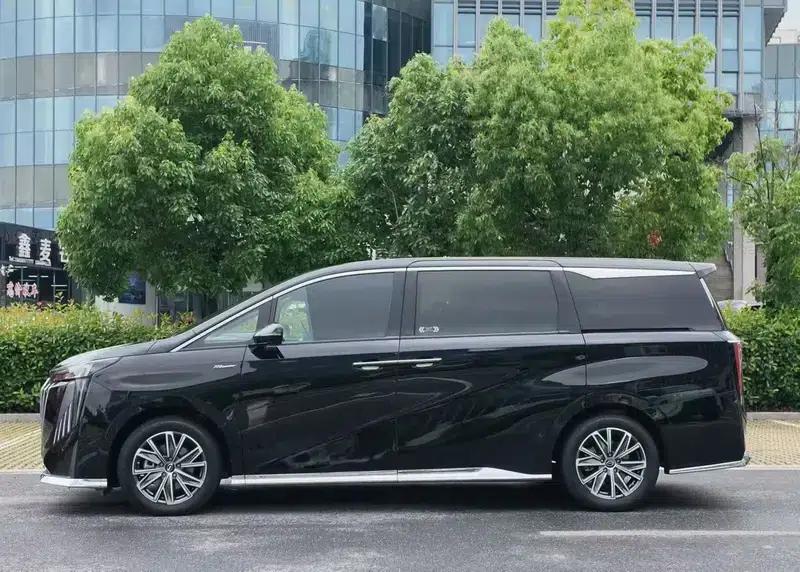 Trumpchi M8 2024 Master Series 2.0TGDI Premium Edition — миниатюра 4