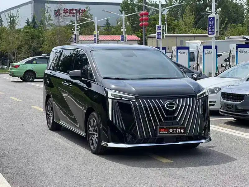Trumpchi M8 2024 Master Series 2.0TGDI Premium Edition — миниатюра 3