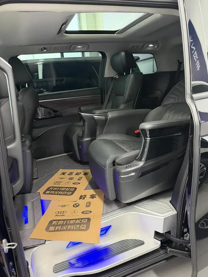 Trumpchi M8 2024 Master Series 2.0TGDI Premium Edition — миниатюра 7