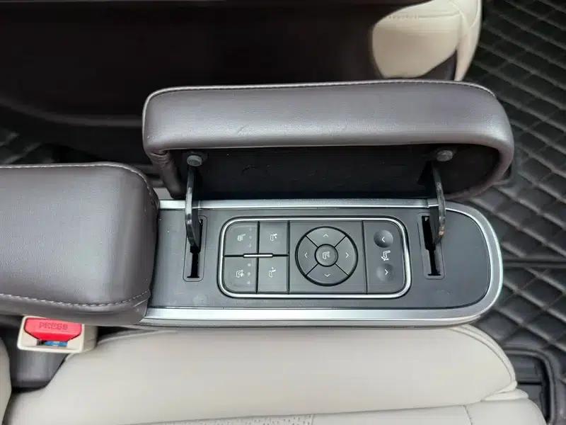 Trumpchi M8 2021 Master Series 390T Supreme Edition — миниатюра 10