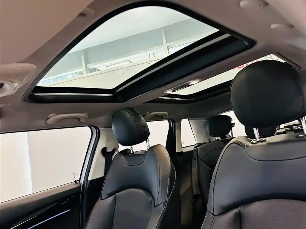 MINI 2023 Facelift 1.5T COOPER Artist 5-Door Edition — миниатюра 12