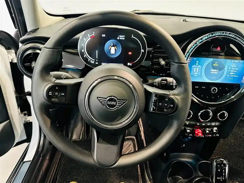 MINI 2023 Facelift 1.5T COOPER Artist 5-Door Edition — миниатюра 13