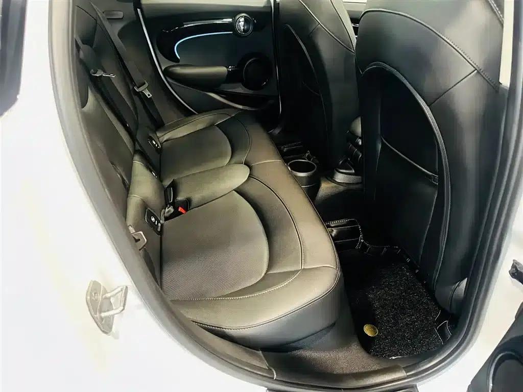 MINI 2023 Facelift 1.5T COOPER Artist 5-Door Edition — миниатюра 8