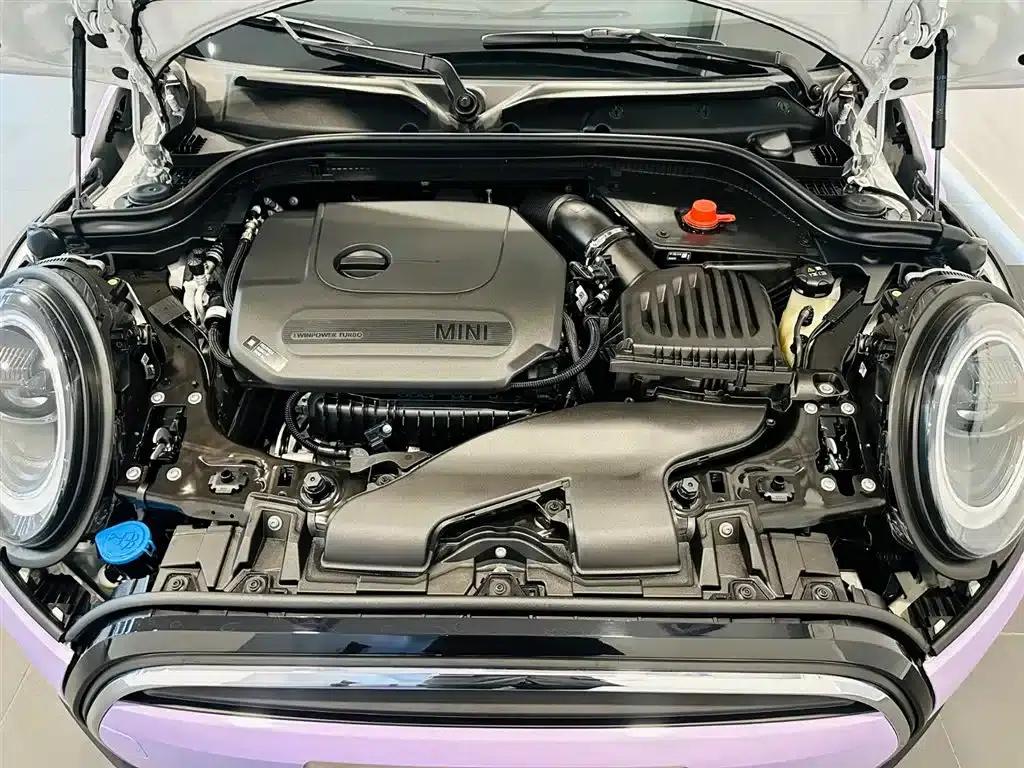MINI 2023 Facelift 1.5T COOPER Artist 5-Door Edition — миниатюра 9