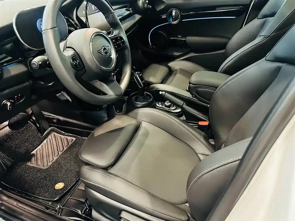 MINI 2023 Facelift 1.5T COOPER Artist 5-Door Edition — миниатюра 10