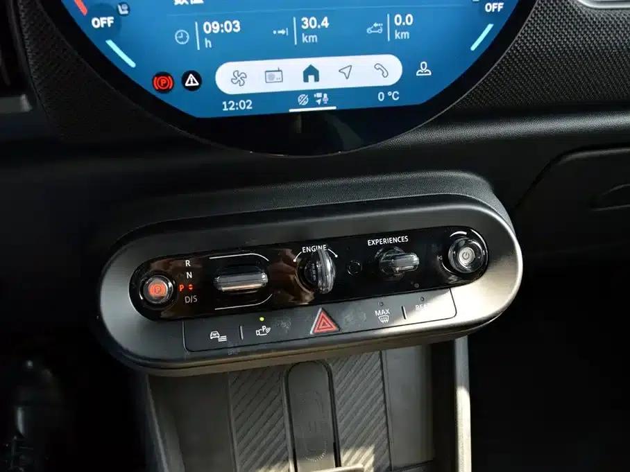 MINI 2025 2.0T COOPER S Artist 3-Door Edition — миниатюра 11