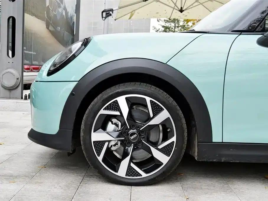 MINI 2025 2.0T COOPER S Artist 3-Door Edition — миниатюра 13
