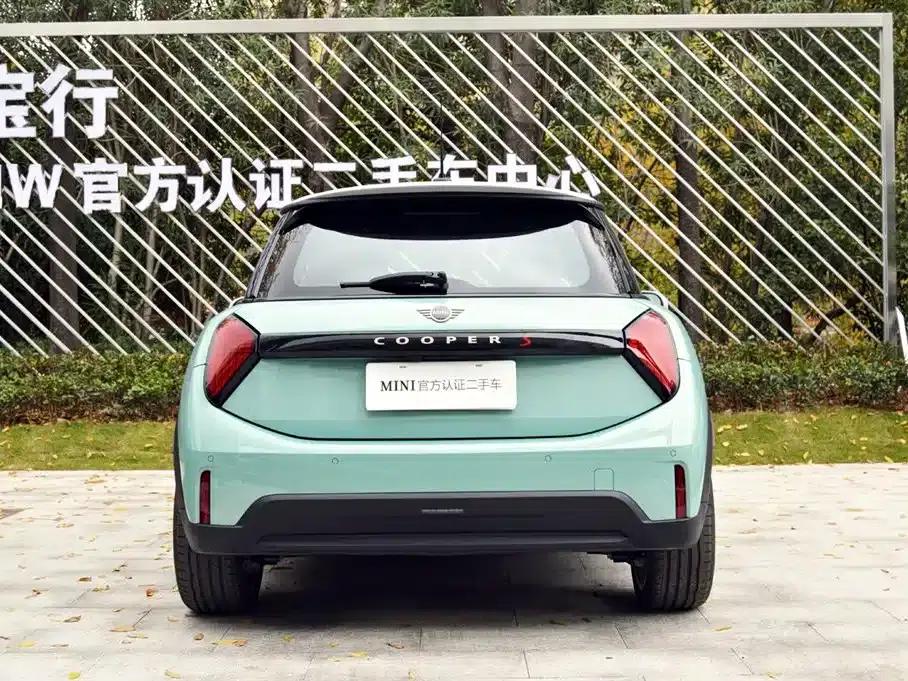 MINI 2025 2.0T COOPER S Artist 3-Door Edition — миниатюра 4