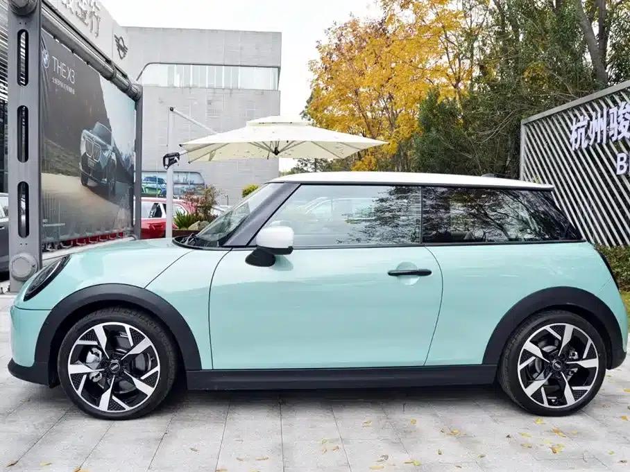 MINI 2025 2.0T COOPER S Artist 3-Door Edition — миниатюра 6