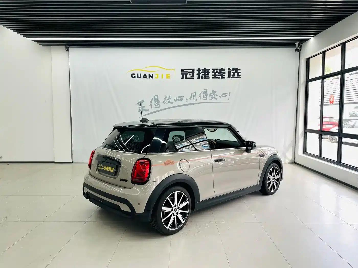 MINI 2022 1.5T COOPER Artist — миниатюра 17