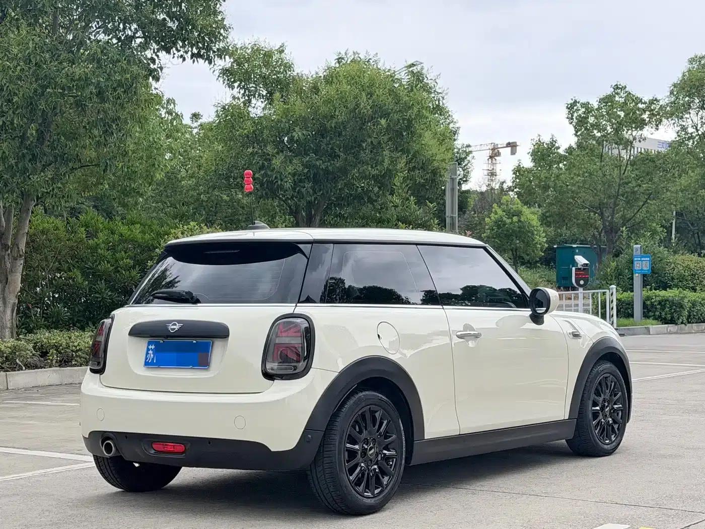 MINI 2020 1.5T ONE PLUS — миниатюра 4