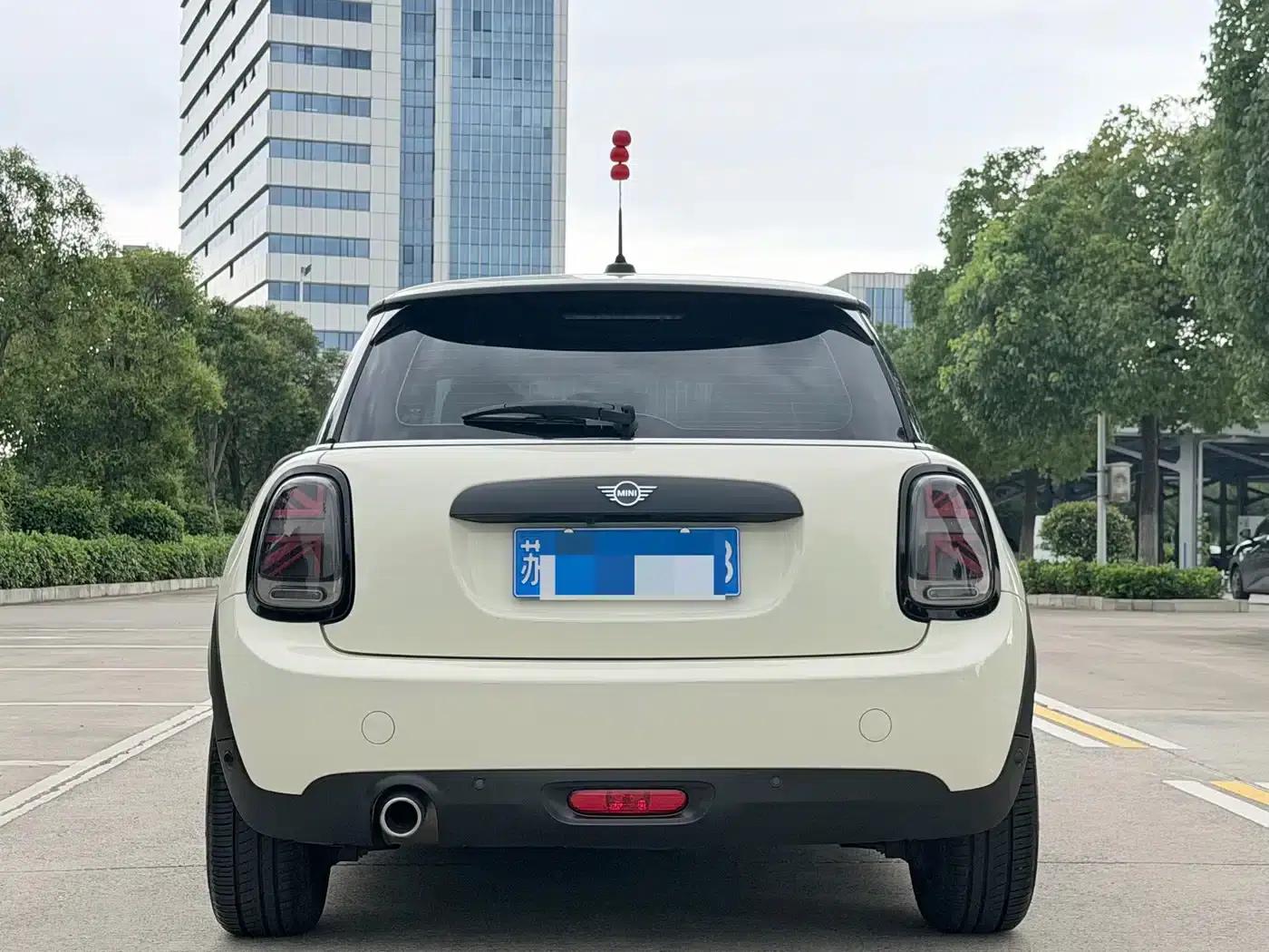 MINI 2020 1.5T ONE PLUS — миниатюра 6