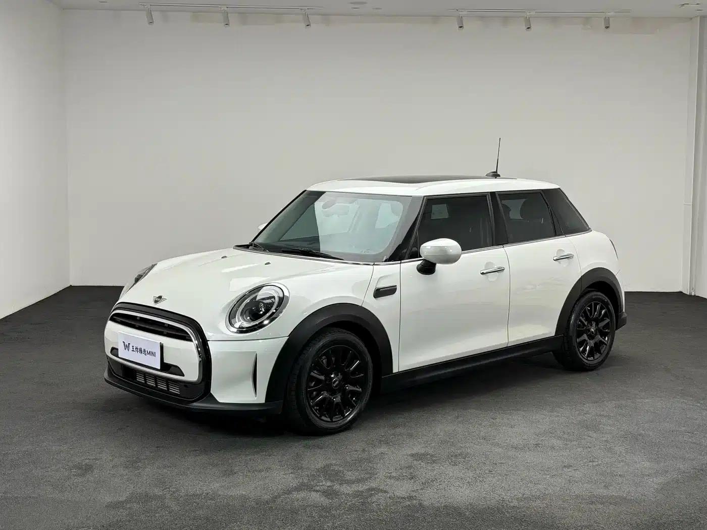 2023 MINI 1.5T ONE 5-Door Edition — миниатюра 2