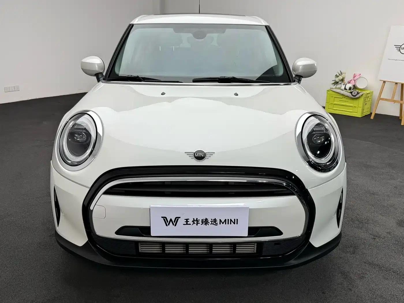 2023 MINI 1.5T ONE 5-Door Edition — миниатюра 4