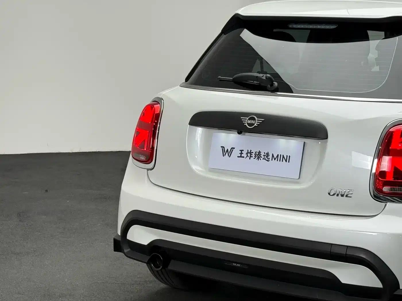 2023 MINI 1.5T ONE 5-Door Edition — миниатюра 10