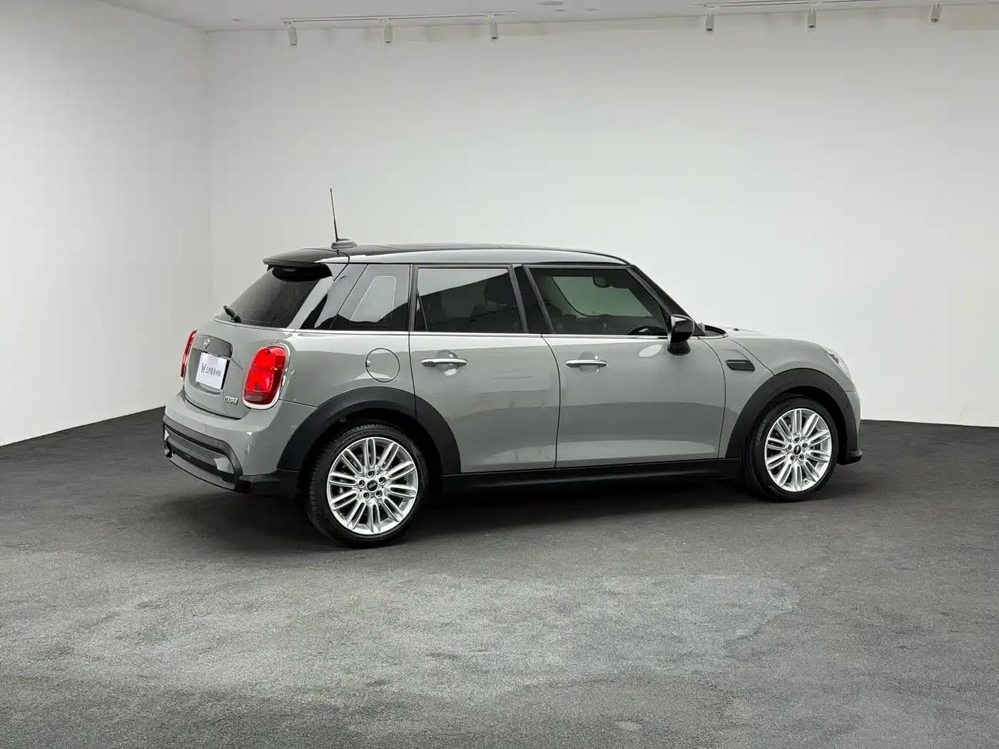 2022 MINI 1.5T COOPER Classic 5-Door — миниатюра 11