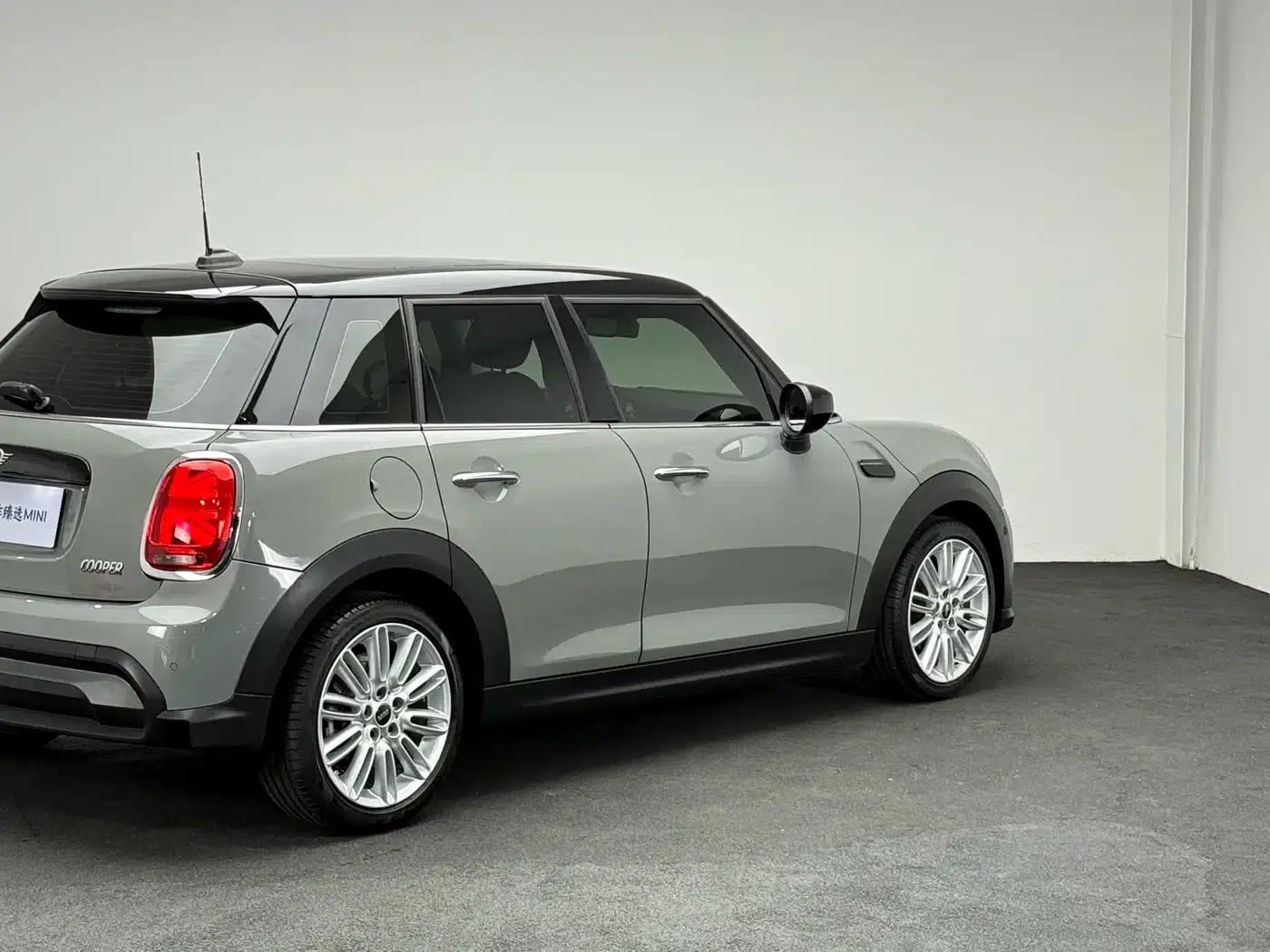 2022 MINI 1.5T COOPER Classic 5-Door — миниатюра 13
