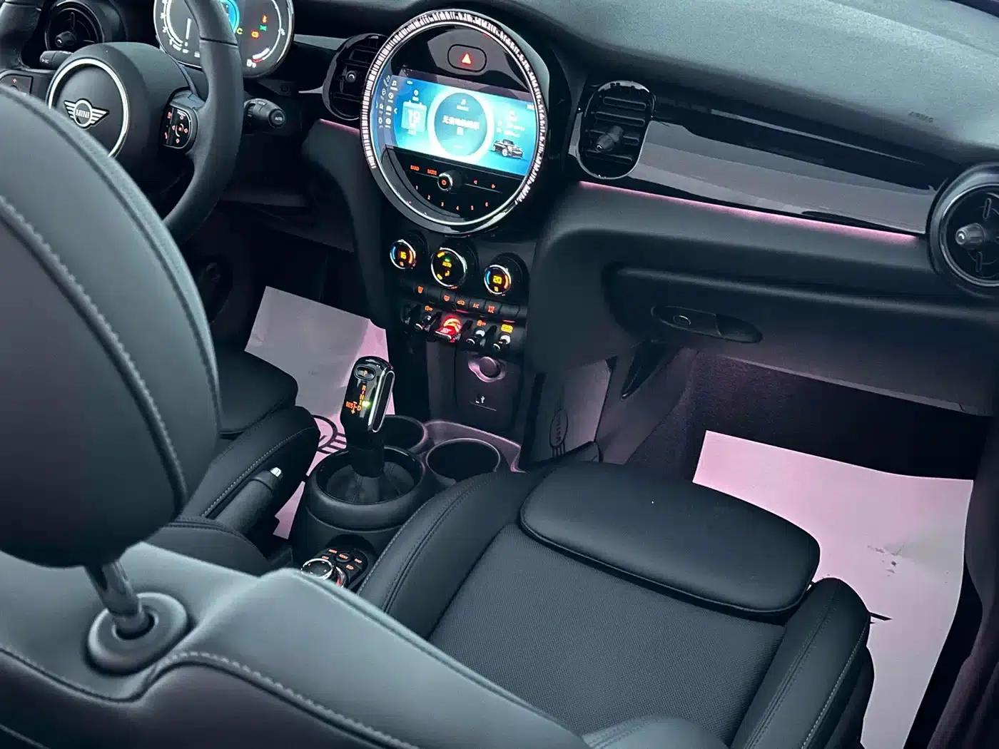 MINI 2022 1.5T COOPER Classic — миниатюра 19
