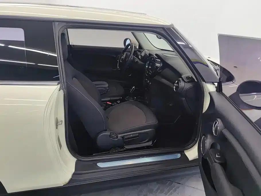 2018 MINI 1.5T ONE PLUS 5-Door — миниатюра 8